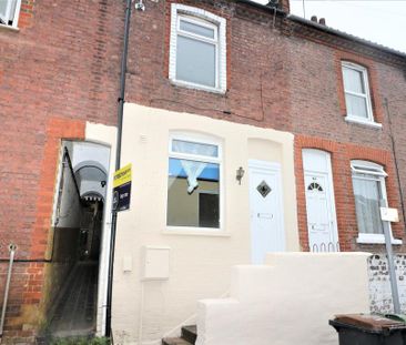 2 bedroom terraced house to rent - Photo 2