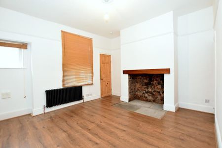 2 bedroom terraced house to rent - Photo 2