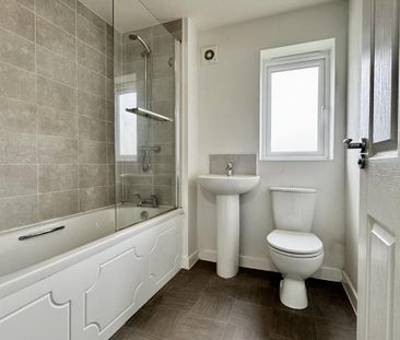 2 bedroom end of terrace house to rent - Photo 5