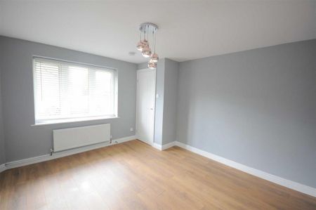 3 bedroom detached house to rent - Photo 3