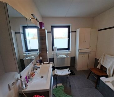 Een appartement op de eerste verdieping met garage - Photo 3