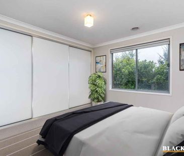 Stunning Three Bedroom Townhouse - Photo 6