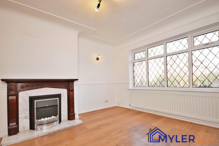 3 bedroom semi-detached house to rent - Photo 2