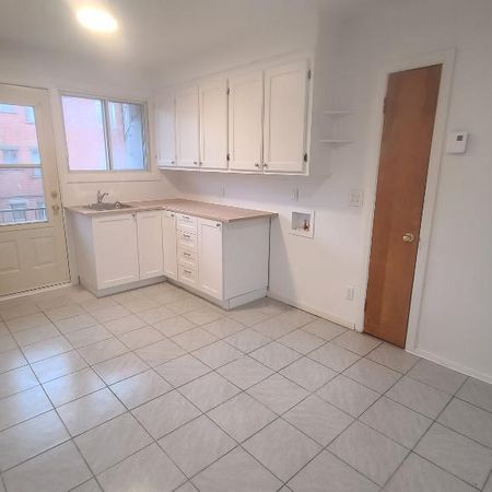 4 1/2 Rénové - Saint-Michel - Photo 4