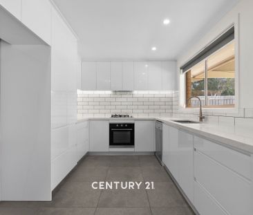 Newly Renovated Family Home in Narre Warren&excl; - Photo 3