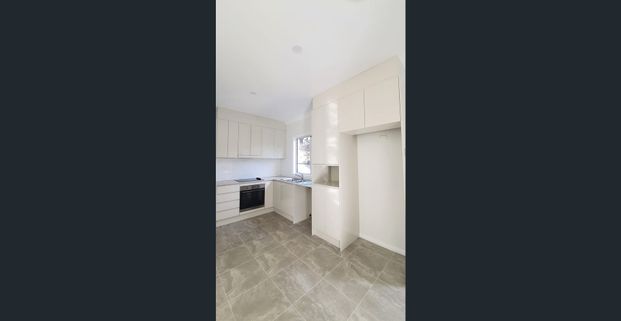 NEAR NEW 2 BEDROOM GRANNY-FLAT - Photo 1