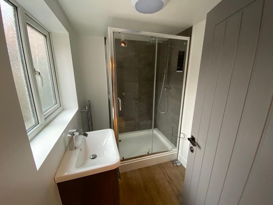 5 bedroom house to rent - Photo 1