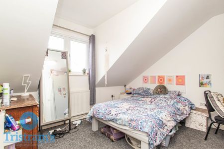 3 bed Apartment for Rent - Photo 4