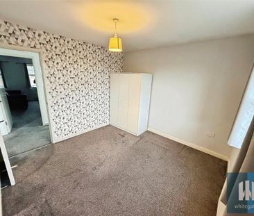 2 bedroom penthouse to rent - Photo 2