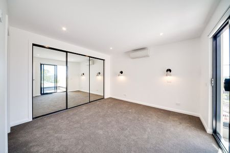 4/27 Norwood Crescent, Moonee Ponds VIC 3039 - Photo 2