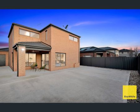 A Signature Lifestyle Awaits: Premium Residence with Private Amenities - Photo 2