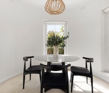 1 Bedroom Art Deco Apartment In The Village - Photo 4