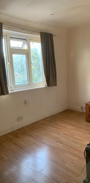 Room in a Shared House, Carmelite Road, HA3 - Photo 1