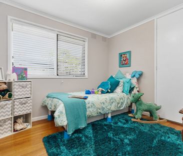 GORGEOUS FOUR BEDROOM FAMILY HOME - Photo 4