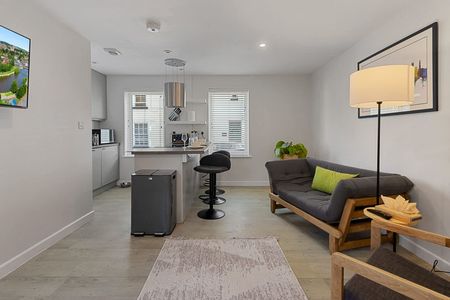 Pavilion Place - Photo 3