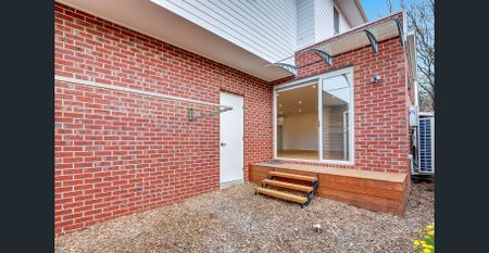 Location Location! - Photo 2