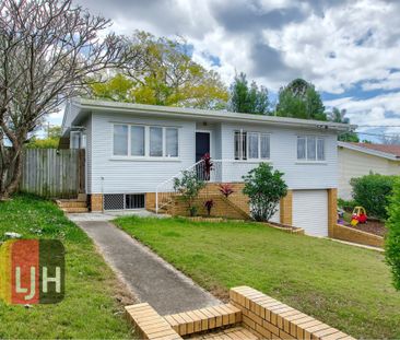 3 BEDROOM HOME WITH DOWNSTAIRS RUMPUS - Photo 1