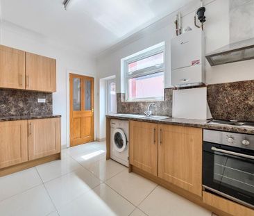 3 bedroom terraced house to rent - Photo 5