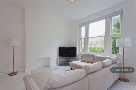 3 bedroom flat to rent - Photo 2