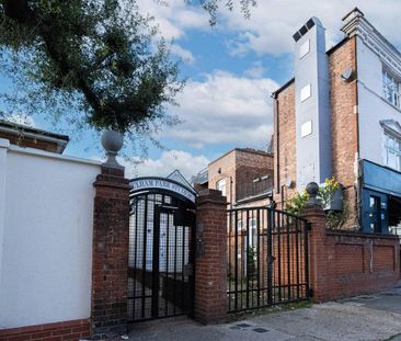 2 bedroom maisonette to rent - Photo 5