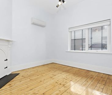 Enlightened Victorian Charm! - Photo 1