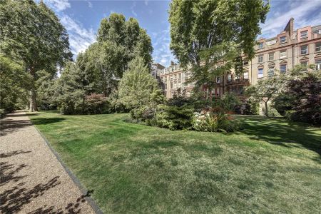 2 bedroom flat in South Kensington - Photo 3