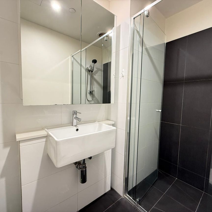 404/162 Rosslyn Street, West Melbourne, VIC 3003 - Photo 1