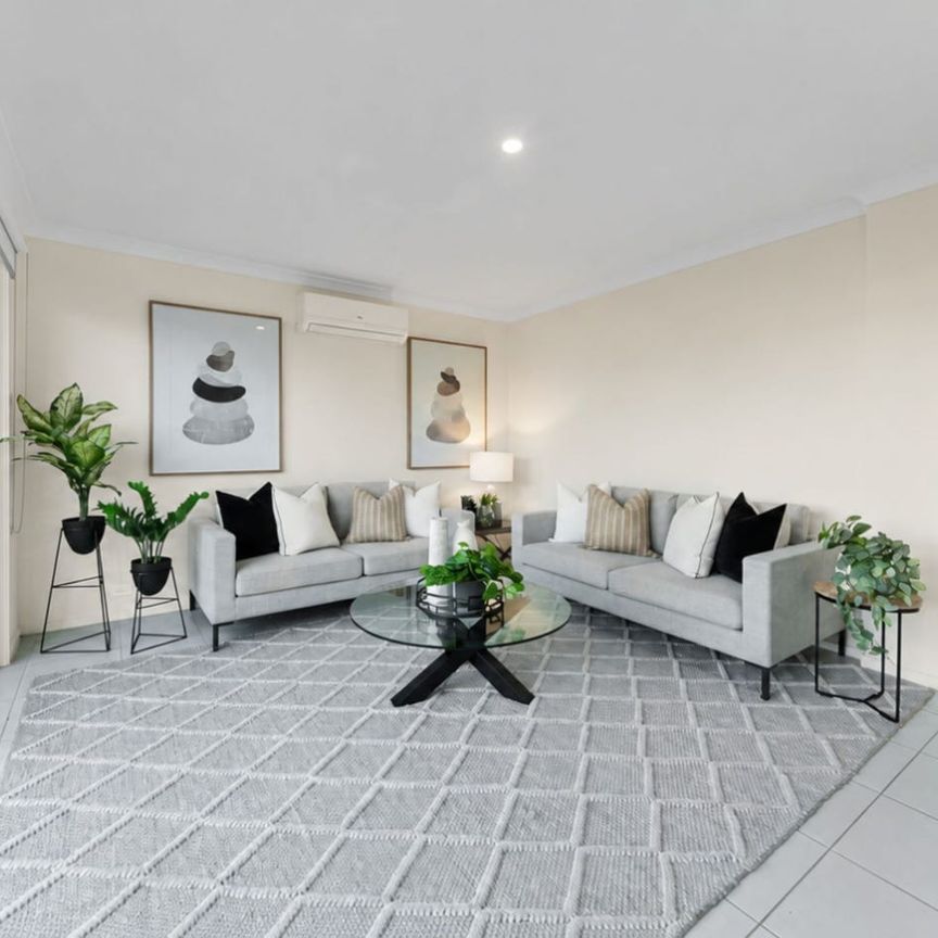 Modern Three-Bedroom Home in Prime Edenbrook Estate Location - Photo 1