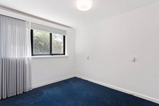 North facing with city convenience - Photo 1