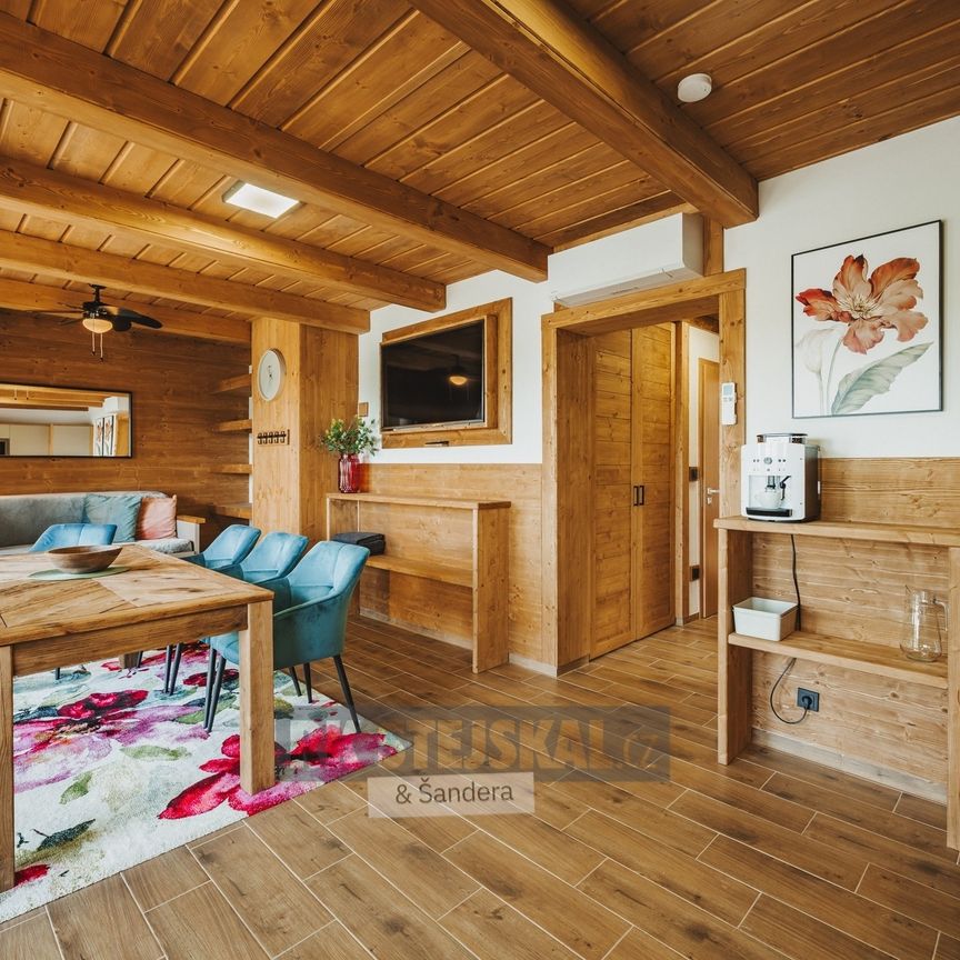 Pronájem bytu 2+kk 64 m², Frymburk - Photo 1