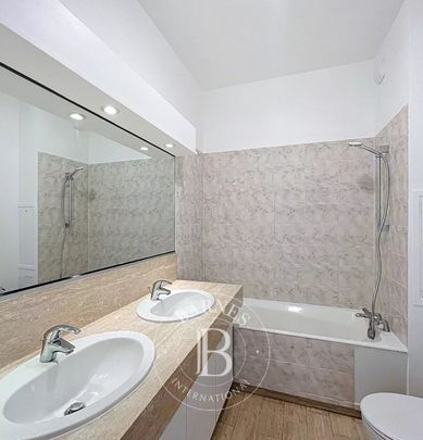 Appartement • Notre Dame - Photo 1