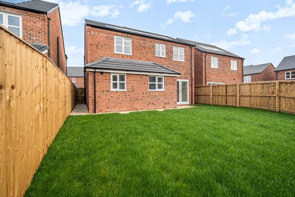 3 bedroom semi-detached house to rent - Photo 1