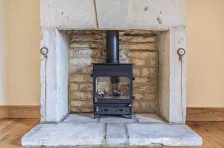 6 bedroom detached house to rent - Photo 2