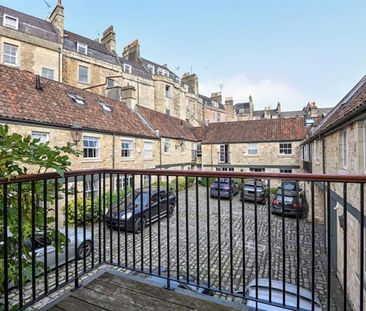 4 bedroom mews to rent - Photo 6