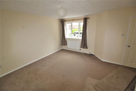 Catterick Close, Chippenham, SN14 - Photo 2