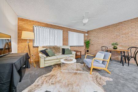 Immaculate Ground Floor Unit - Photo 4