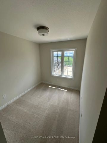 Condo Townhouse For Lease | X9248855 - Photo 2