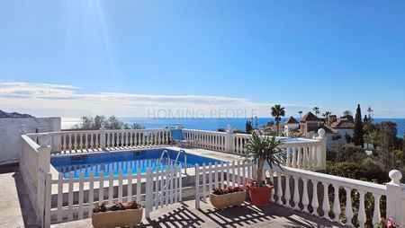 Chalet de campo con apartamento de invitados, piscina y preciosas vistas a la bahía - Photo 2