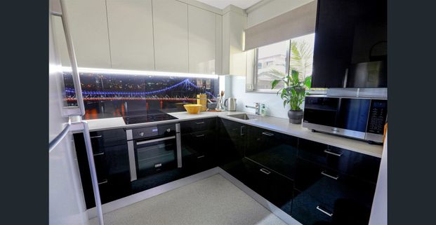 Lifestyle Location / Renovated Apartment - Photo 1