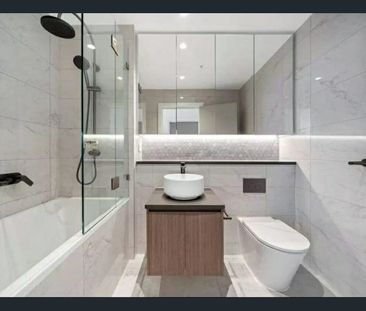 Luxury Waterfront Apartment with Resort-Style Amenities - Photo 6