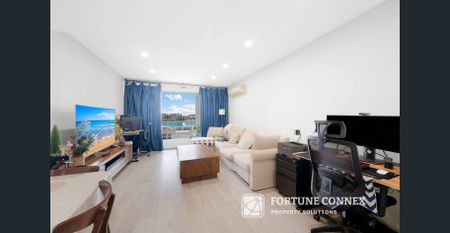 Water view, split level 2 bedrooms + study apartment in central of Rhodes - Photo 2