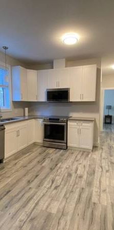 2 Bedroom 1 Bathroom Fully Furnished Available in Colwood Now - Photo 1