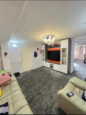 3 bedroom apartment to rent - Photo 1