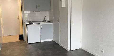 A LOUER STUDIO 20M2 très bon état - PROCHE ISEN ET FACS - Photo 2