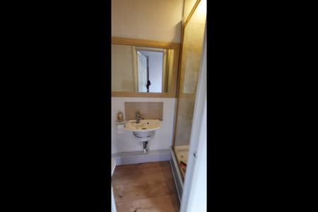 Studio Flat, The Ridgeway, NW9 - Photo 2