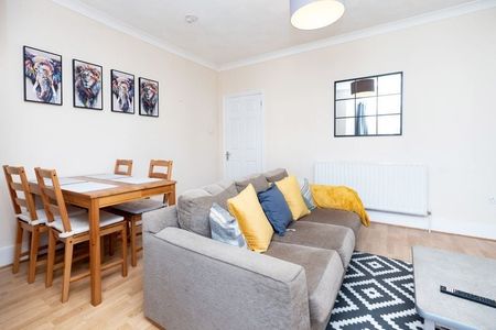 2 Bed Flat, Oxford Avenue, SO14 - Photo 3