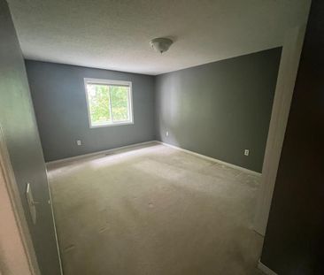 For Lease - 44 Karalee Crescent, Cambridge, Ontario - Photo 2