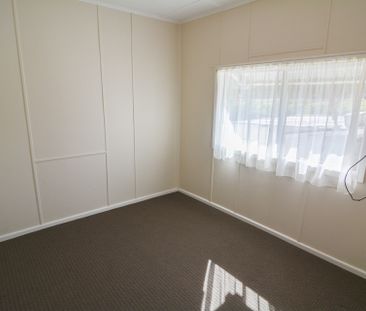 SPACIOUS 2 BEDROOM HOME - Photo 3