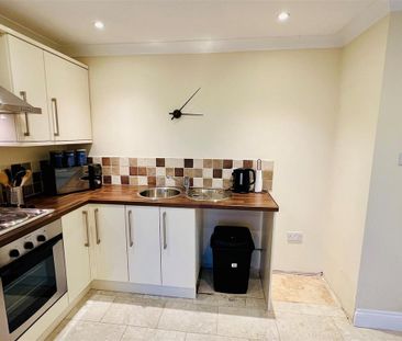 Studio to rent - Photo 4