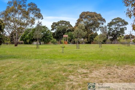 3 / 21 Redfern Crescent, Eumemmerring - Photo 4